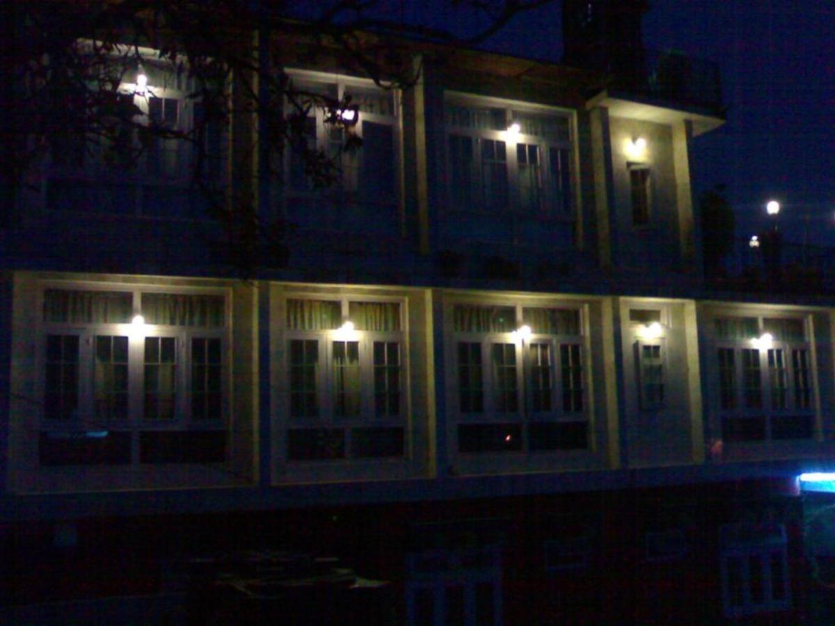 Goroomgo Ankur Lake View Mall Road Nainital - Prime Location With Luxury Room Kültér fotó